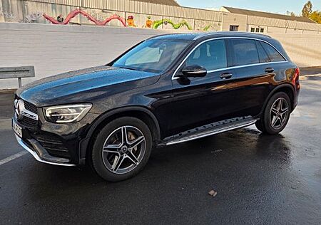 Mercedes-Benz GLC 220 d ,9G, AMG Line,Navi,4x4,Leder,SHZ,LED