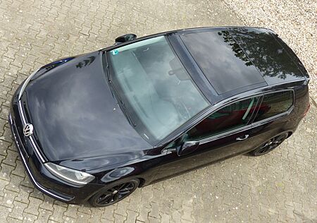 VW Golf Volkswagen VII Lim. Highline BMT DSG Pano