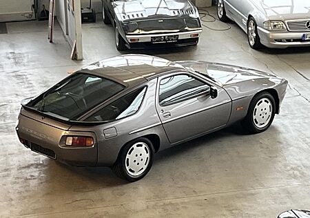 Porsche 928 Deutsches Fahrzeug / 1. Hand / Scheckheft