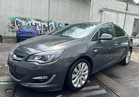 Opel Astra J Automatik TurboLim. 4-trg. Innovation