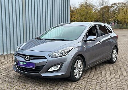 Hyundai i30 CWTREND KAMERA NAVI SITZHEIZUNG 1HAND