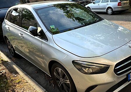 Mercedes-Benz B 200 d 4MATIC DCT - EZ 10/2019 - Panoramadach