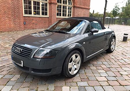 Audi TT 8N Roadster Quattro 225PS 1.8T Nimbusgrau Mok