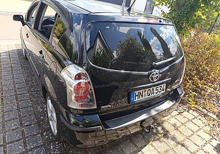 Toyota Corolla Verso 2.2-l-D-CAT