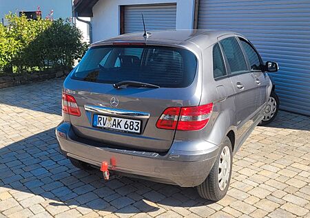 Mercedes-Benz B 180 BlueEFFICIENCY -