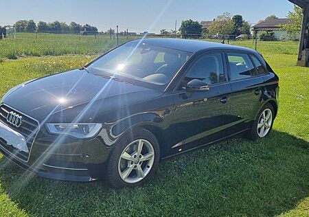 Audi A3 Sportback attraction Navi 18 Zoll Xenon TOP