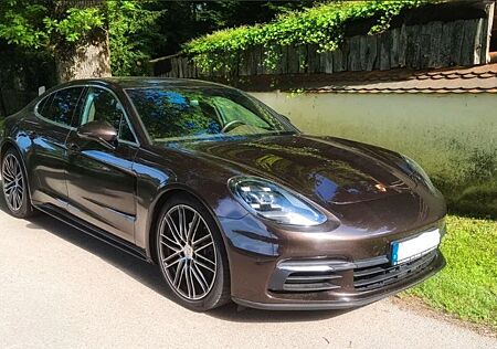Porsche Panamera 4 3.0 V6 - 330PS