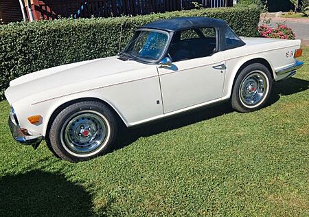 Triumph TR6