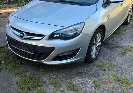 Opel Astra J Sports Tourer Active