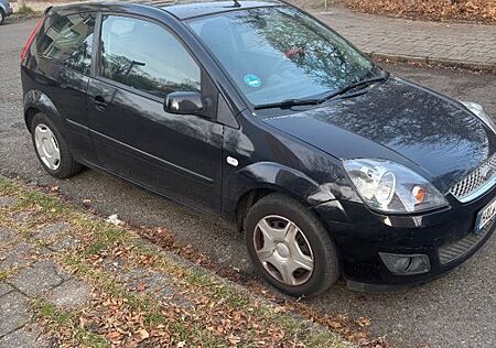 Ford Fiesta 1,3 51 kW Black Magic Black Magic