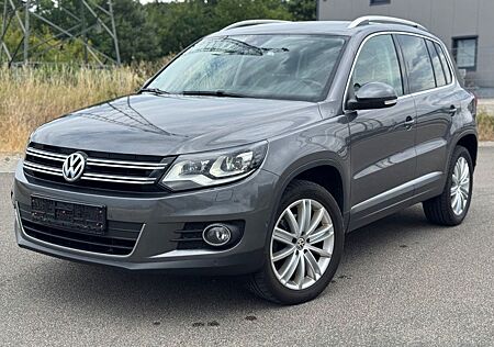 VW Tiguan Volkswagen Sport&Style BMT 4Motion DSG*EU6*Pano*AHK*