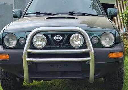 Nissan Terrano Luxury 2.4I Benziner Luxury