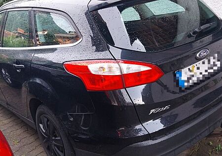Ford Focus 1,0 EcoB. 92kW Champions Edit. Turnier...