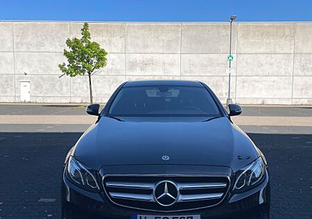 Mercedes-Benz E 200 Autom. -