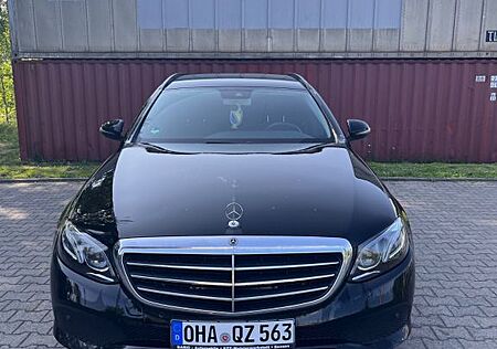 Mercedes-Benz E 220 d 4MATIC T Autom. -