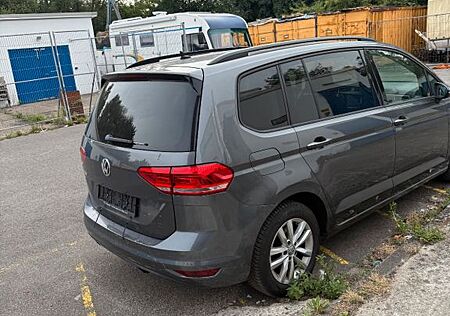 VW Touran Volkswagen 1.6 TDI SCR DSG Trendline Trendline