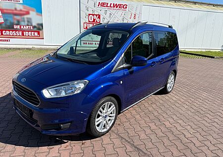 Ford Tourneo Courier Titanium 1. Hand