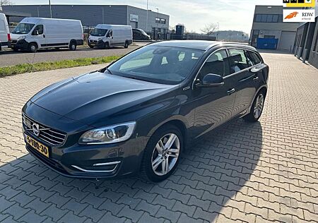 Volvo V60 2.4 D6 AWD Plug-In Hybrid Summum EXPORT