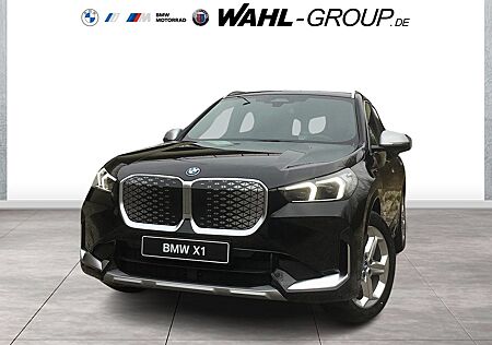 BMW iX1 xDrive30 xLine DAB LED Komfortzg. AHK Shz