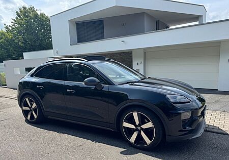 Porsche Macan 4 -Electric/ 22"/Luftfeder./Matrix/Panoram