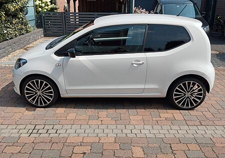 VW Up Volkswagen ! 1.0 55kW high ! mit Fender Soundanlage