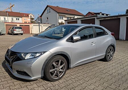 Honda Civic 1.4 i-VTEC - TÜV 12/2027 - 8-fach bereift