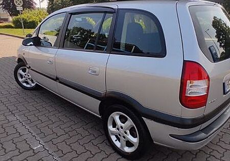 Opel Zafira 1.8 16V -