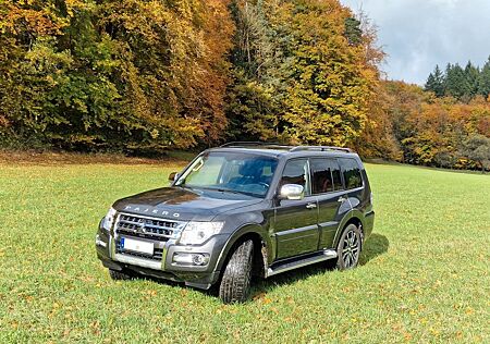 Mitsubishi Pajero 3,2 DI-D 4WD Final Edition Automatik ...