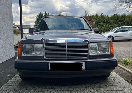 Mercedes-Benz 200