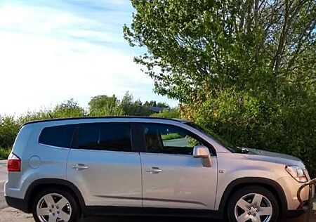 Chevrolet Orlando 2.0 LTZ MT LTZ