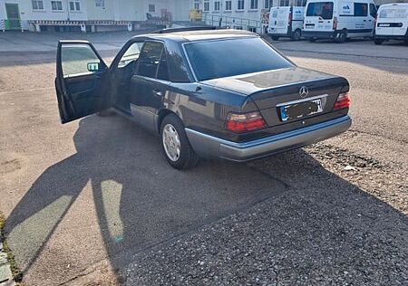 Mercedes-Benz E 250 W124