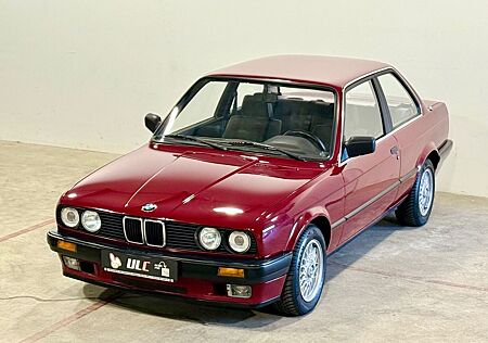 BMW 318i E30 Coupé #H-Zulassung #LM #Victor Lenkrad