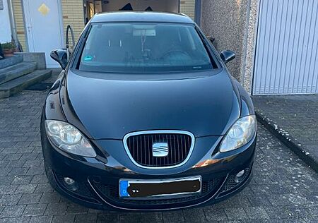 Seat Leon 1.6L Stylance 102 PS TÜV 04/26