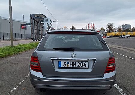 Mercedes-Benz C 180 T BlueEFFICIENCY -