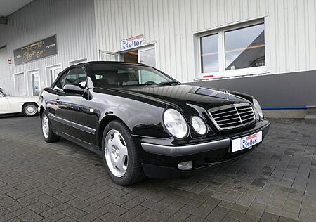 Mercedes-Benz CLK 320 Cabriolet Elegance, 1. Hand, scheckheftg