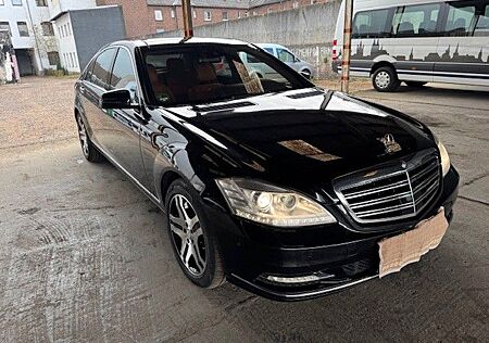 Mercedes-Benz S 600 L - v 12