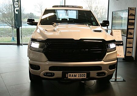 Dodge RAM 1500 Crew Cab Laramie Night Edition