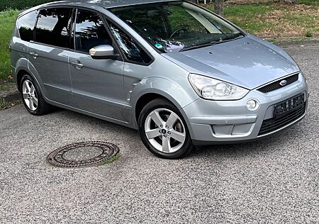 Ford S-Max Titanium
