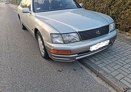 Lexus LS 600 LS 400 4.0 V8 Auto -