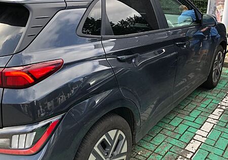 Hyundai Kona ELEKTRO 150kW Select-Paket -Nav-Kupplung