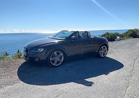 Audi TT Roadster 1.8 TFSI + Xenon / BOSE / 19' Zoll