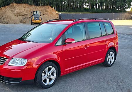 VW Tiguan Volkswagen Touran 1.6 Benzin TÜV 11/2026