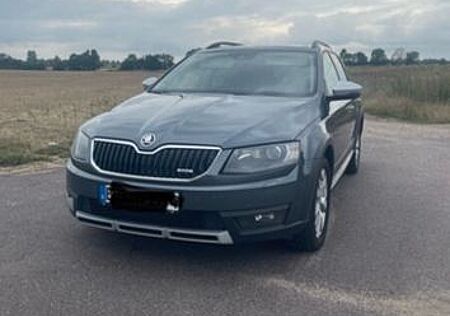 Skoda Octavia 2.0 TDI DSG 4x4 Scout Combi Scout