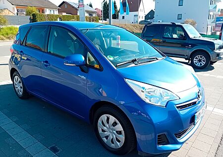 Toyota Verso-S Verso S - mit neuen Allwetterreifen