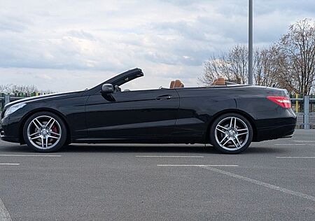Mercedes-Benz E 350 E350 Cabriolet Schwarz AMG Räder Keyless