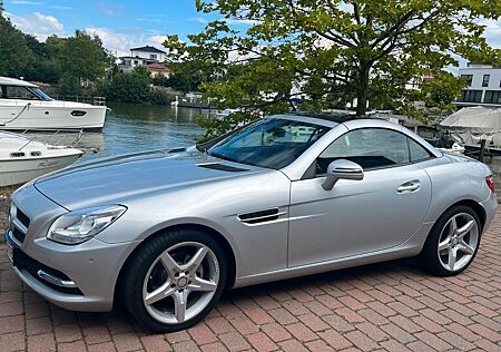 Mercedes-Benz SLK 200 BlueEFFICIENCY -