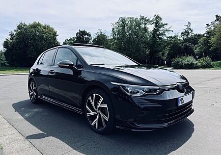 VW Golf Volkswagen 8 eTSI 2xR-Line, 8 fach bereift