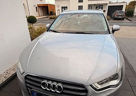 Audi A3 1.6 TDI Attraction Sportback Attraction