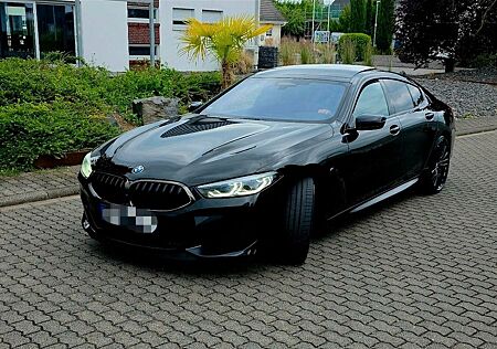 BMW M850i xDrive Gran Coupé Individual Black Voll M8