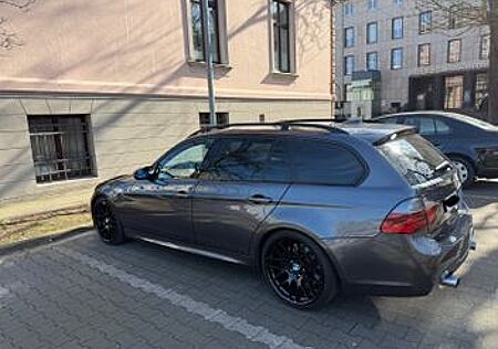 BMW 335xi touring -